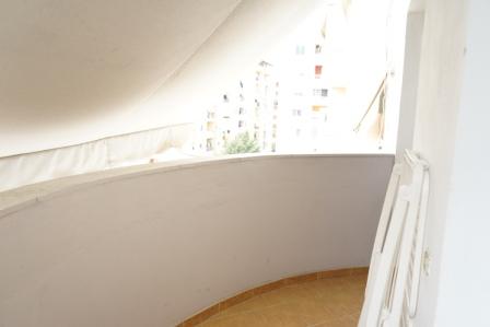 Tirane, jap me qera apartament 1+1+BLK Kati 4, 65 m² 35.000 Leke Unaze e Re afer ' Vila L ' (Rruga Loni Ligori)