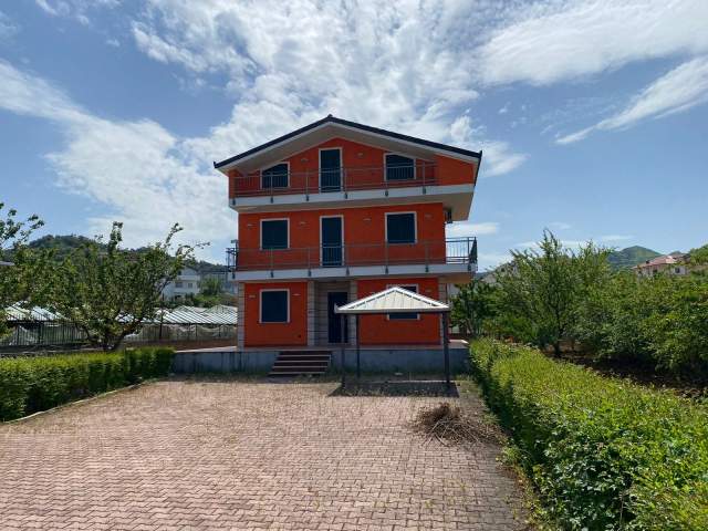 Tirane, shitet Vile 5+1+A+BLK Kati 3, 375 m² 250.000 Euro (Marikaj)
