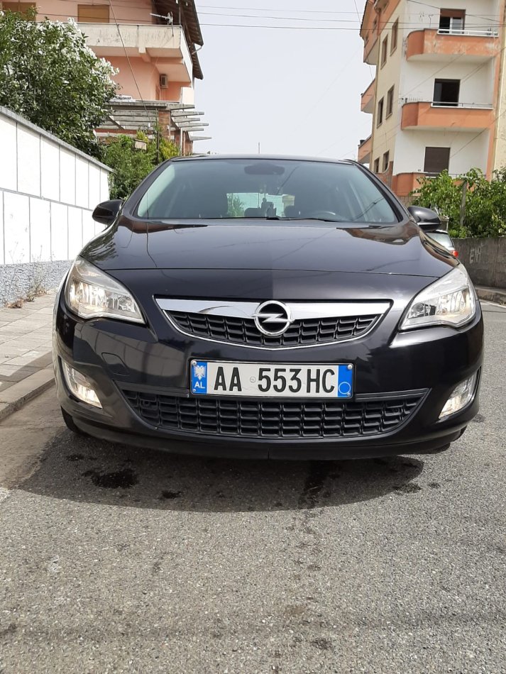 SUPER OKAZION !!!Durres, shes makine OPEL ASTRA Benzin, blu e errët manuale Kondicioner 58.000 km 6000 €
