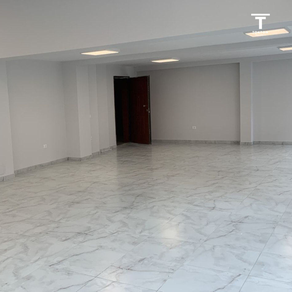 SHITET, AMBIENT BIZNESI, KODRA E DIELLIT, TIRANË, 233,510 EUR