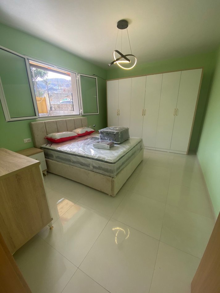 Jepet me qera Vile, 450 Euro/muaj, Selite