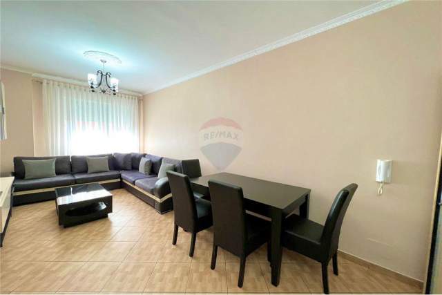 Tirane, jepet me qera apartament 2+1+BLK Kati 2, 90 m² 450 Euro (Fresku)