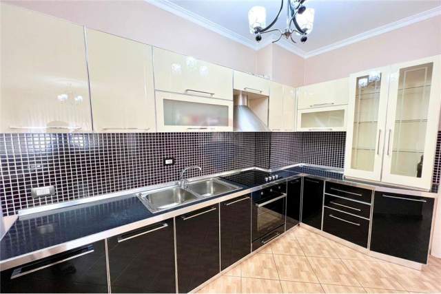 Tirane, jepet me qera apartament 2+1+BLK Kati 2, 90 m² 450 Euro (Fresku)