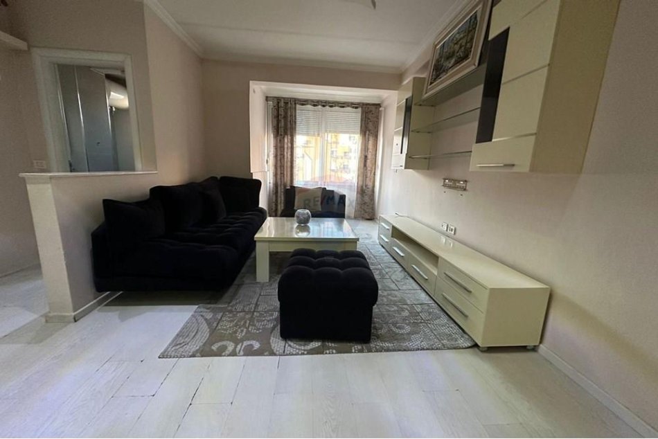 Tirane, shitet apartament 2+1+Ballkon Kati 4, 103 m² 110.000 € (Fresku)