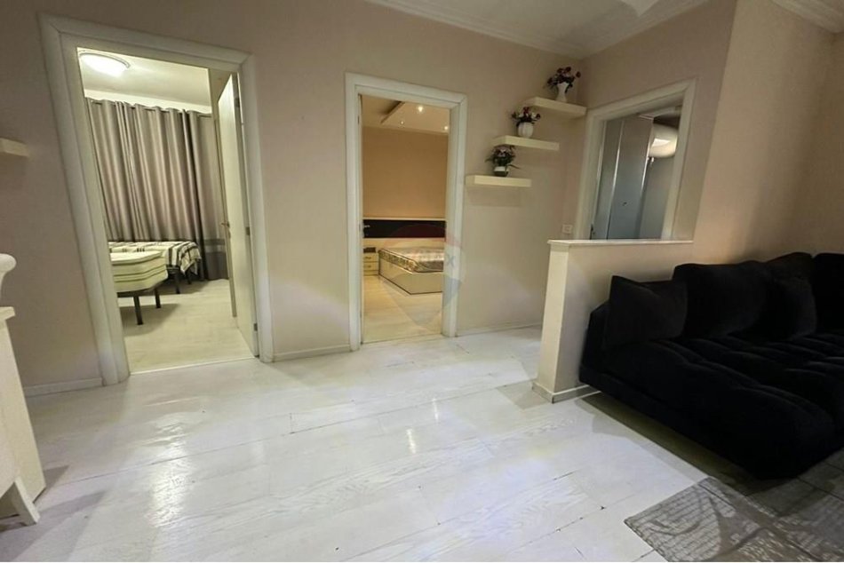 Tirane, shitet apartament 2+1+Ballkon Kati 4, 103 m² 110.000 € (Fresku)