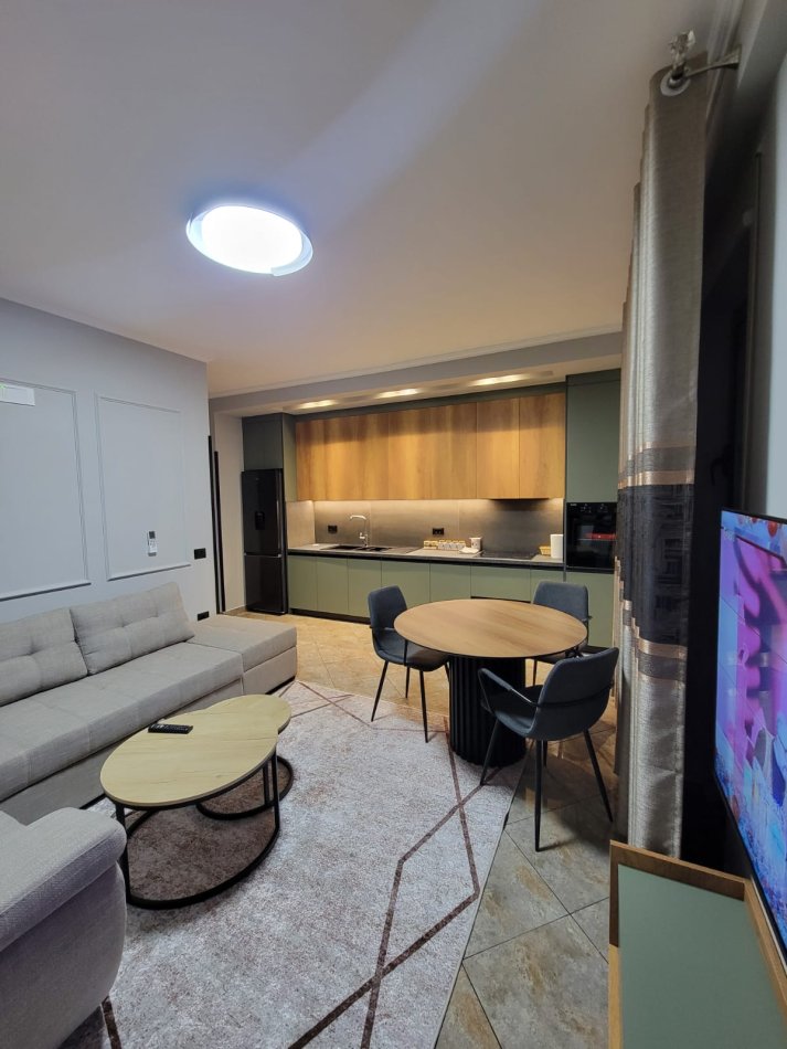 Tirane, jepet me qera apartament 2+1 Kati 7, 107 m² 470 € (Fresku)