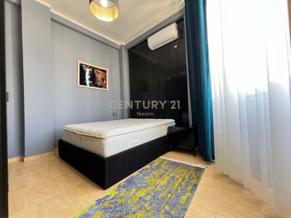 Tirane, jepet me qera apartament 1+1 Kati 1, 63 m² 400 € 