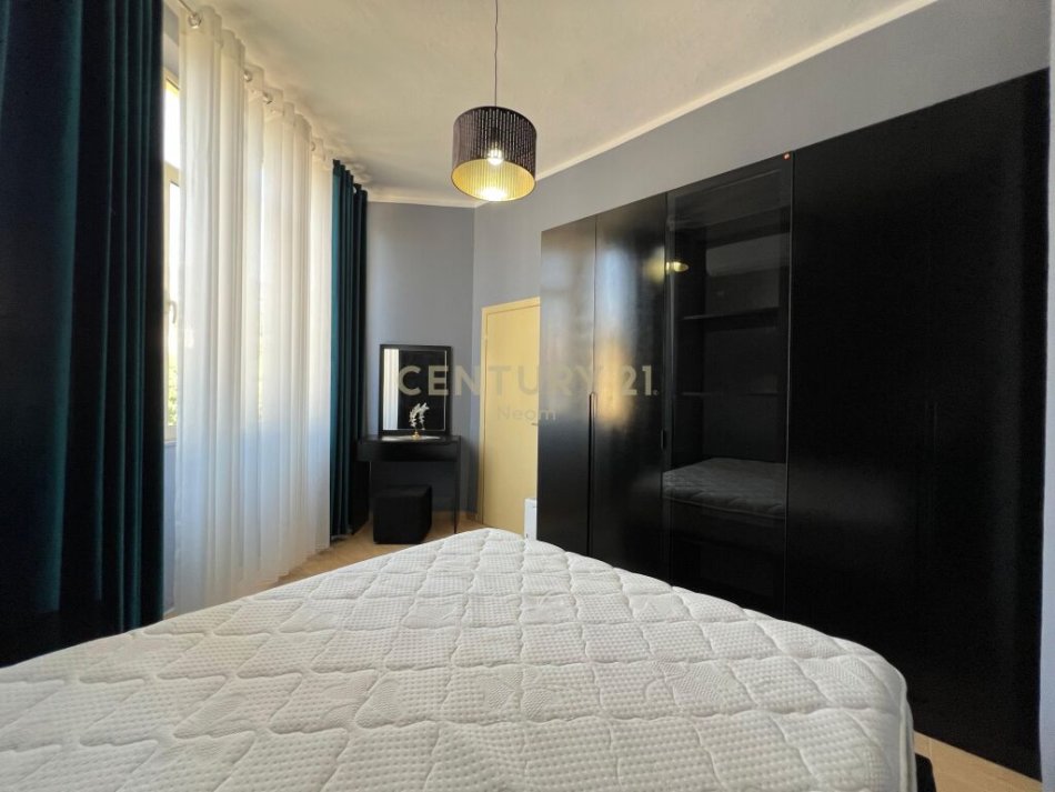 Tirane, jepet me qera apartament 1+1 Kati 1, 63 m² 400 € 