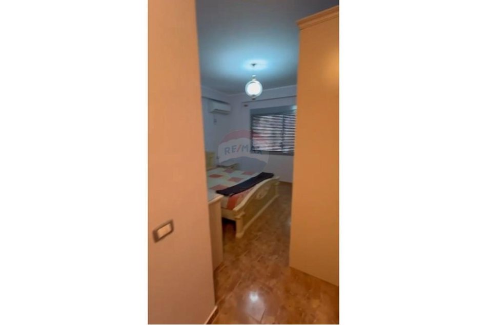 Tirane, jepet me qera apartament 2+1 Kati 6, 95 m² 400 € (Fresku)