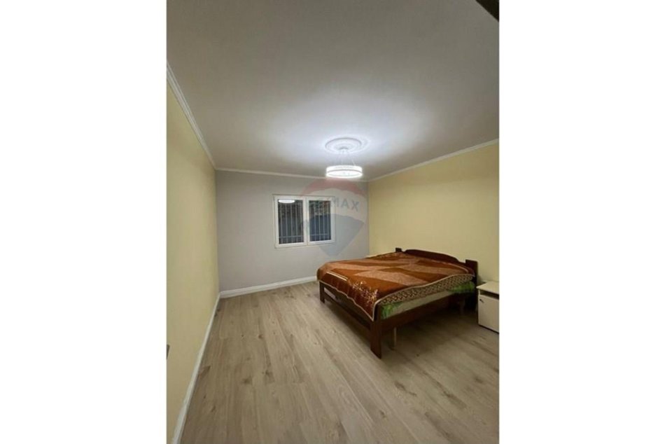 Tirane, shitet Vile , 220.000 € (Paskuqan)
