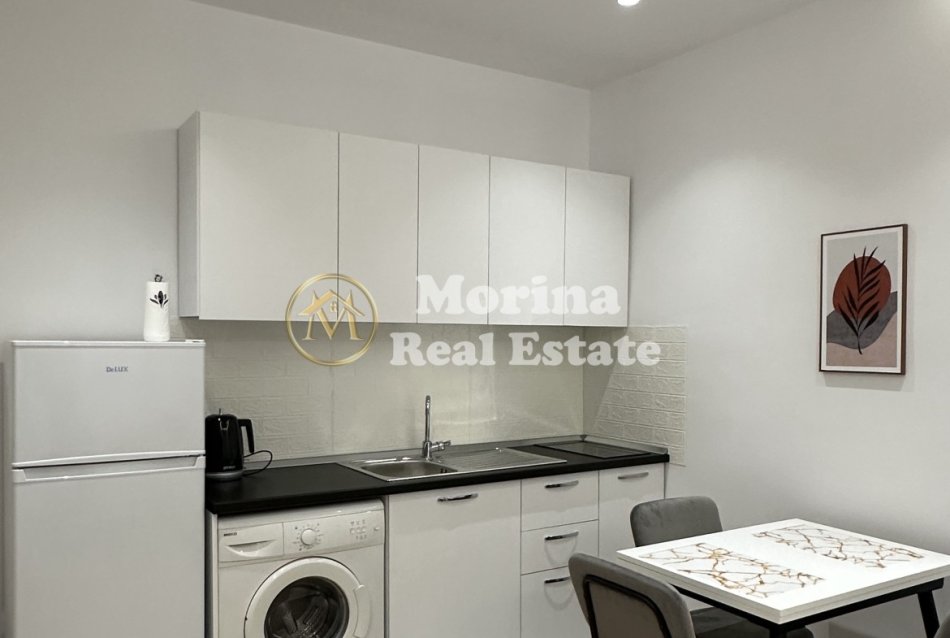 Tirane, jepet me qera apartament 1+1 Kati 2, 45 m² 800 € (Ish Blloku/Pallatet Agimi)