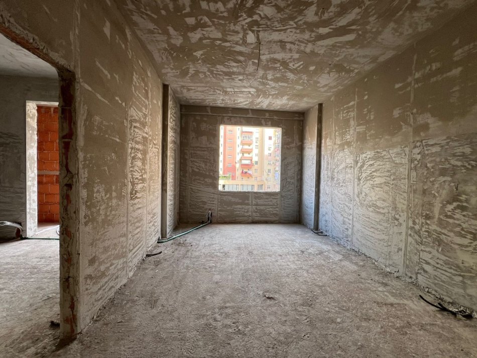 Tirane, shitet apartament 1+1+Ballkon Kati 2, 63 m² 93.500 € (Beniamin Kruta)