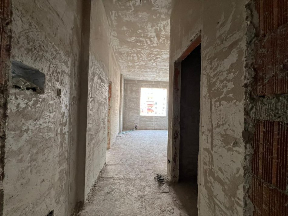 Tirane, shitet apartament 1+1+Ballkon Kati 2, 63 m² 93.500 € (Beniamin Kruta)