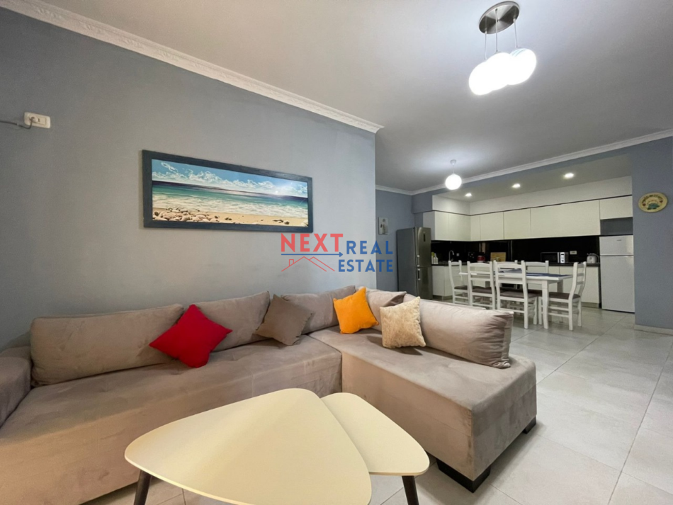 Vlore, jepet me qera apartament 2+1+Aneks+Ballkon , 140 m² 500 € (KISHA ORTODOKSE)