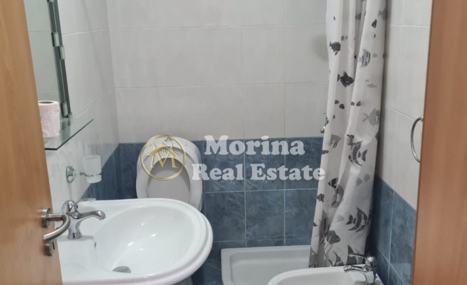 Tirane, jepet me qera apartament 2+1 Kati 5, 106 m² 700 € (Komuna Parisit)