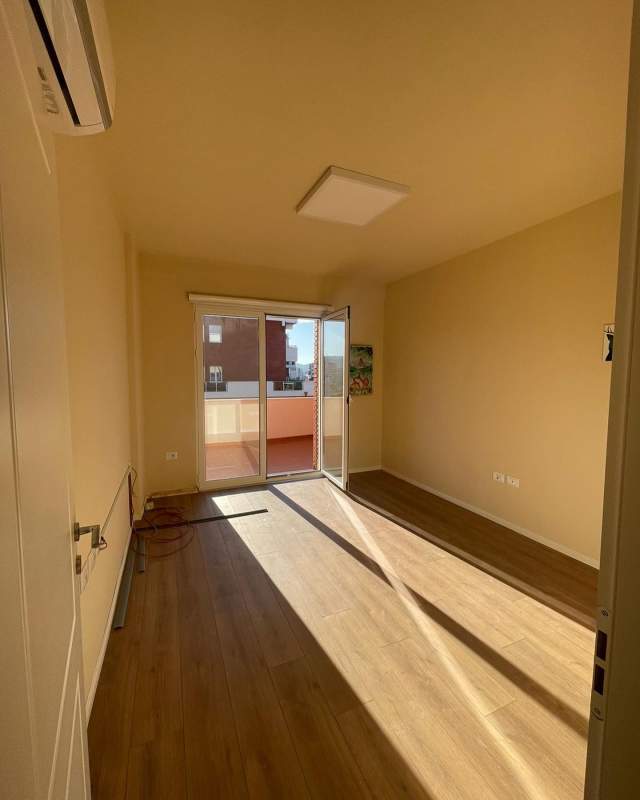 Tirane, jepet me qera apartament Kati 4, 140 m² 500 Euro (teodor keko)