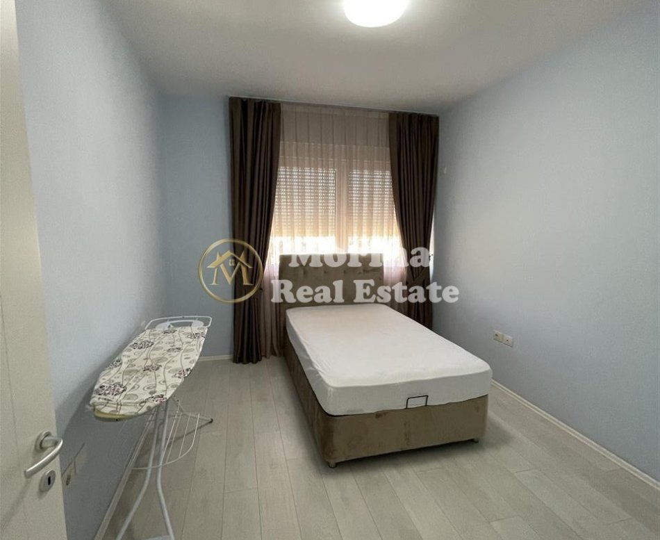 Tirane, jepet me qera apartament 3+1 Kati 2, 187 m² 1.300 € (Liqeni i Thate)