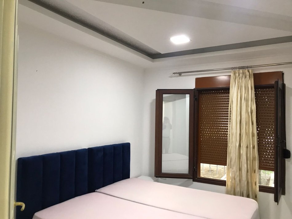 Tirane, jepet me qera apartament 2+1 Kati 1, 64 m² 400 € (ne rrugen Gaqo Tashko Zona Allias Tirane)