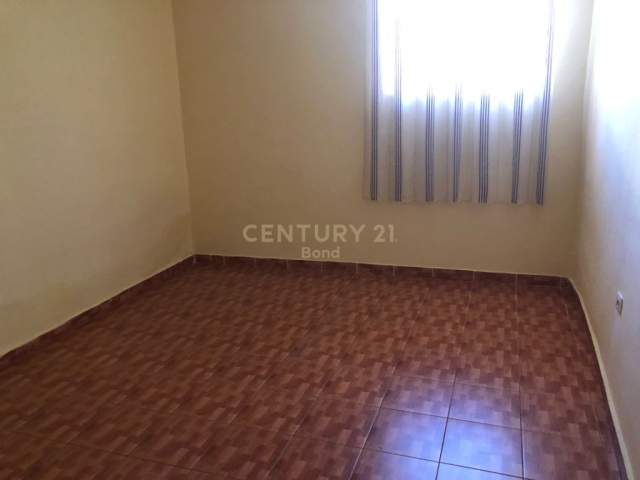 Tirane, jepet me qera apartament 2+1+BLK Kati 1, 118 m² 400 Euro (Rruga Zenel Baboci)