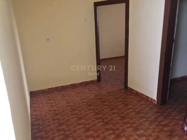 Tirane, jepet me qera apartament 2+1+BLK Kati 1, 118 m² 400 Euro (Rruga Zenel Baboci)