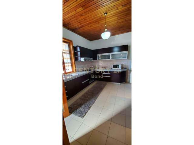 Tirane, jepet me qera Vile 3+1+BLK Kati 2, 210 m² 550 Euro (Rruga Tefta Tashko)