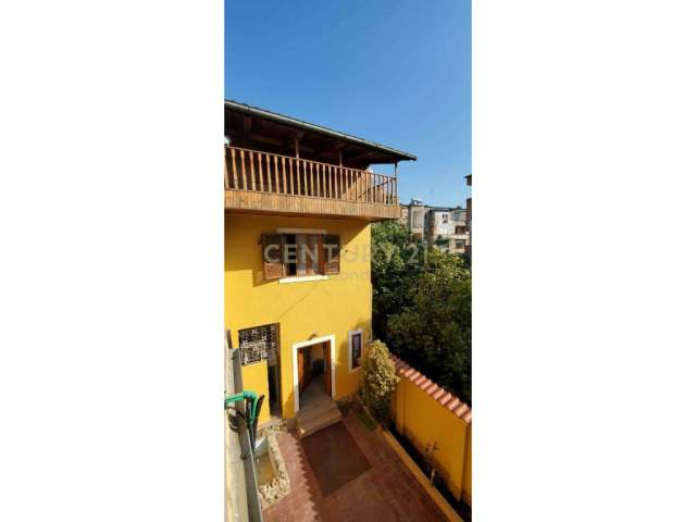 Tirane, jepet me qera Vile 3+1+BLK Kati 2, 210 m² 550 Euro (Rruga Tefta Tashko)