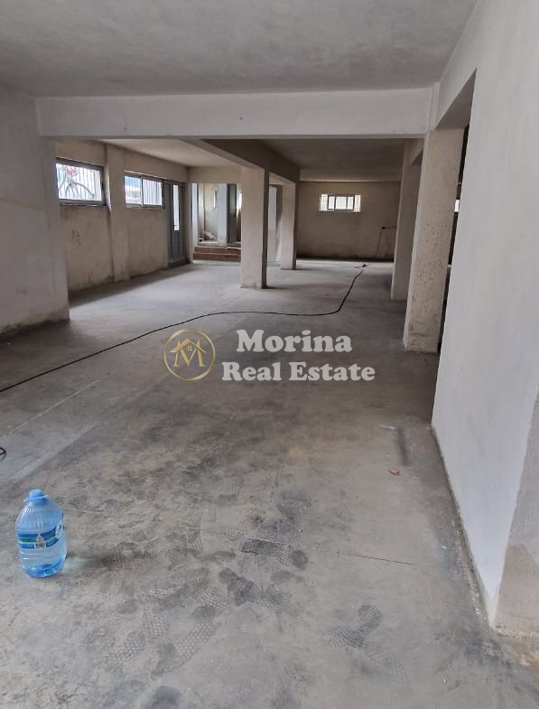 Tirane, jepet me qera ambjent biznesi Kati 1, 370 m² 750 € (Ish Sheshi Shqiponja)