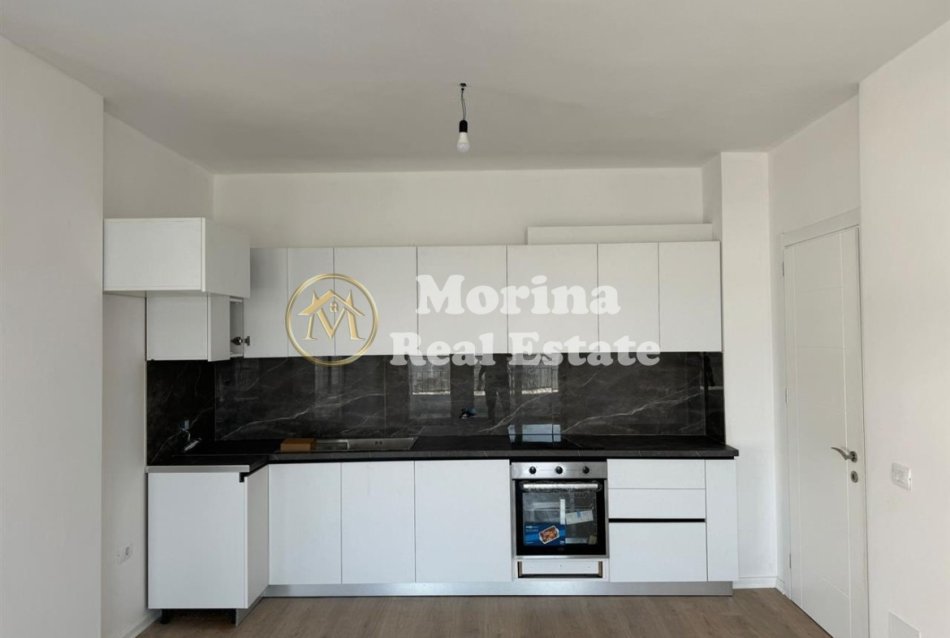 Tirane, jepet me qera apartament 2+1 Kati 4, 105 m² 500 € (Xhamllik)