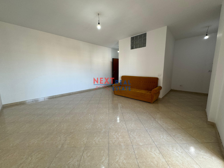 Vlore, shitet garsonier 1+1+Ballkon , 49 m² 77.000 € (PLAZH I VJETER)