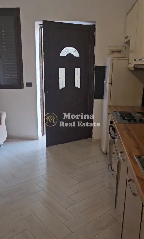 Tirane, jepet me qera shtepi 2+1 Kati 1, 100 m² 380 € (Rruga Llazar Shapatini)