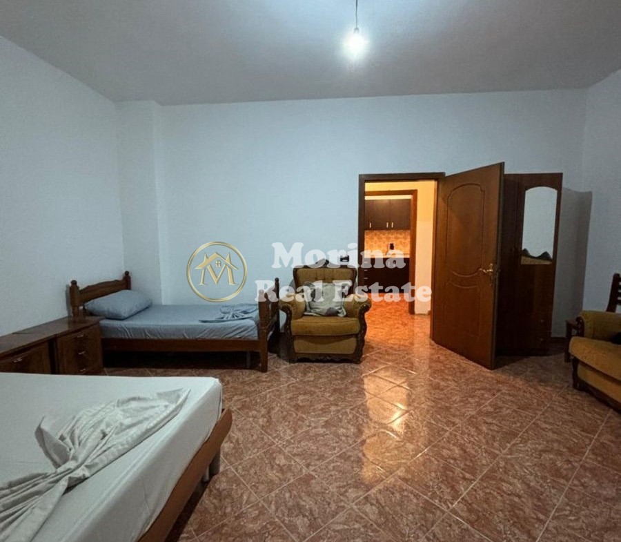Tirane, jepet me qera apartament 2+1 Kati 1, 80 m² 400 € (Don Bosko)