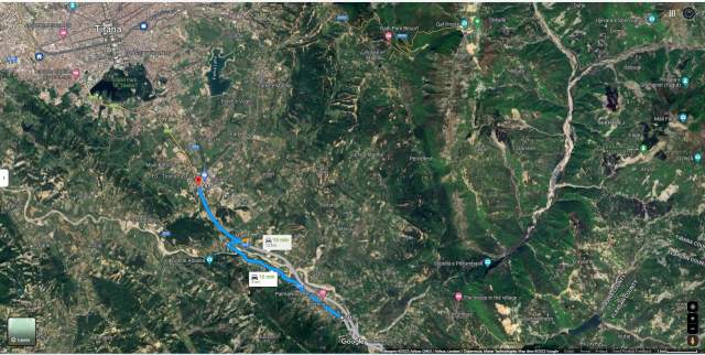Tirane -Bërzhitë, Shitet Tokë, 14 km nga qendra e Tiranës, buzë rrugës vjetër nacionale Tirane-Mullet-Berzhit-Elbasan, sip.3050m², Cmimi 95 €/m2, sapo kalon qendren e Njësisë Bërzhit/ Lokal Palmanoven 14km nga qendra Tiranës