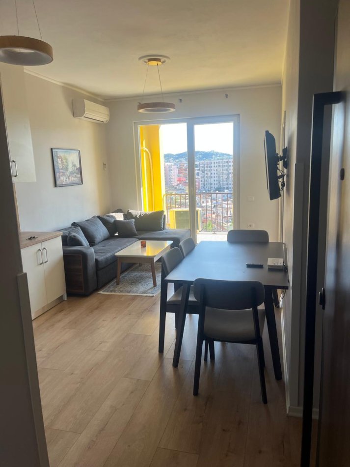 Tirane, jepet me qera apartament 2+1 Kati 6, 85 m² 450 € (YZBERISHT)