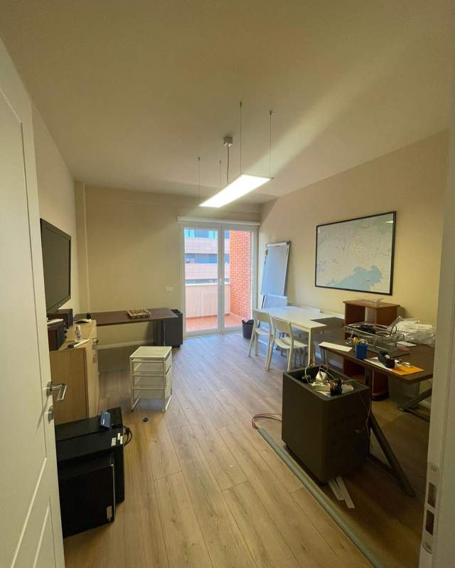 Tirane, jepet me qera apartament Kati 4, 140 m² 500 Euro (teodor keko)