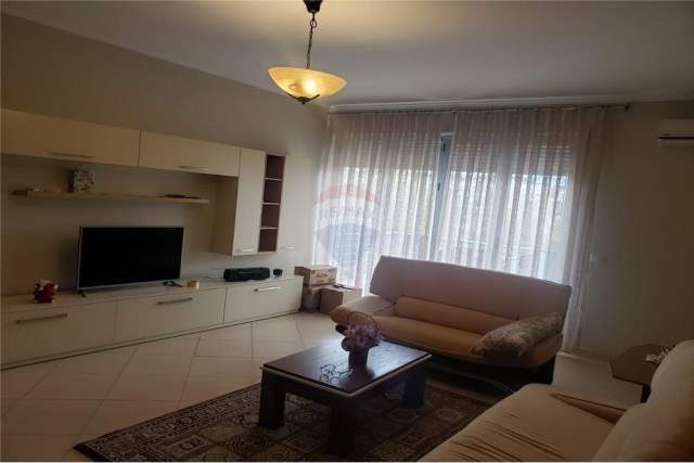 Tirane, jepet me qera apartament 115 m² 650 Euro (Don Bosko)
