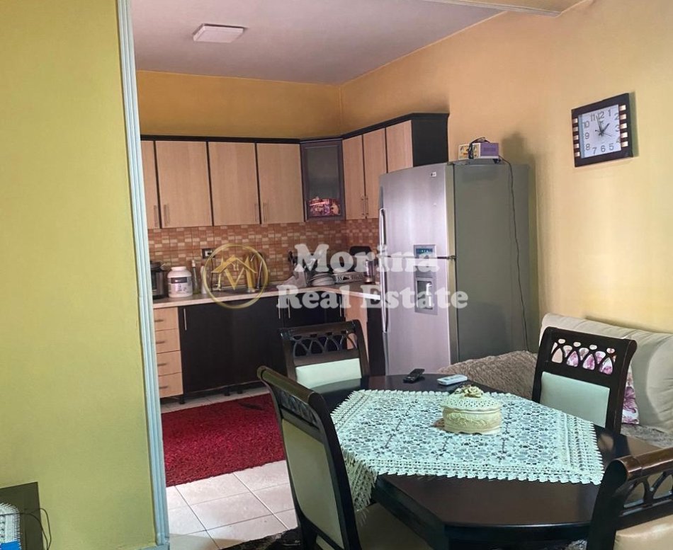 Tirane, jepet me qera Vile 2+1 Kati 1, 600 m² 1.600 € (Fresku)
