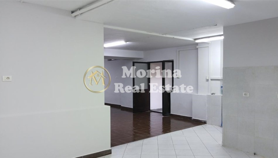 Tirane, shitet dyqan Kati -1, 109 m² 80.000 € (Kompleksi Delijorgjit)