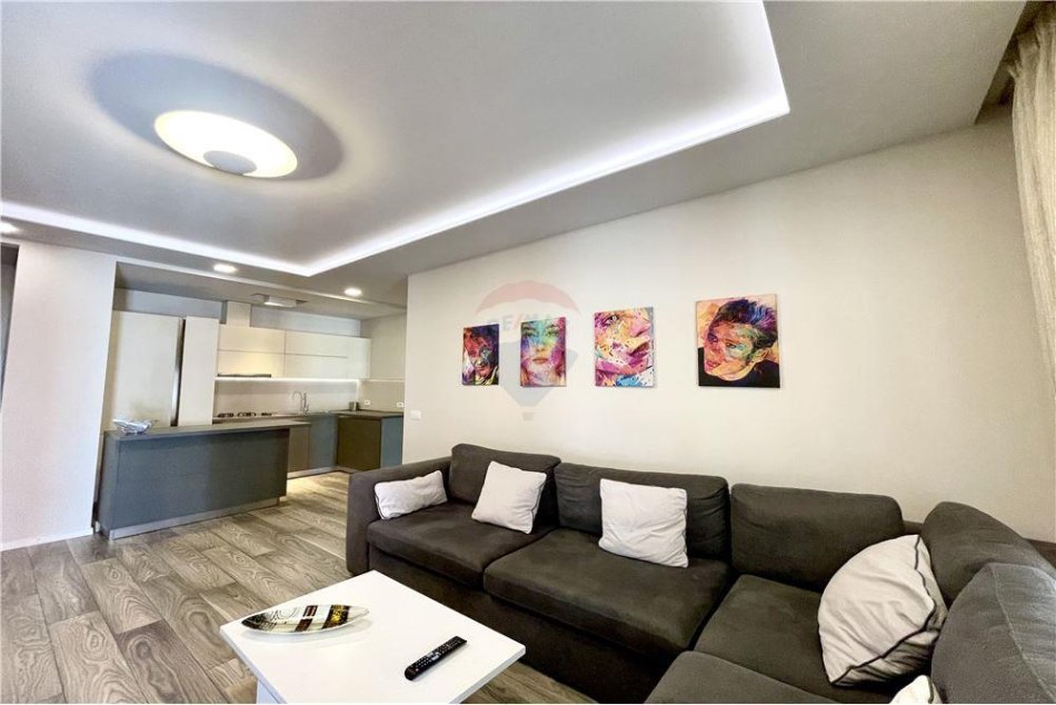 Tirane, jepet me qera apartament 1+1 Kati 6, 75 m² 650 € (Rruga e Kavajes - Kompleksi Delijorgji,)