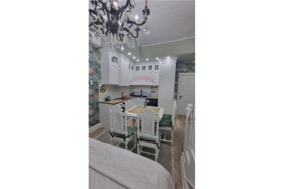 Tirane, jepet me qera garsonier 1+1 Kati 1, 40 m² 450 € (Jepet me Qira Garsonier afer QSUT)