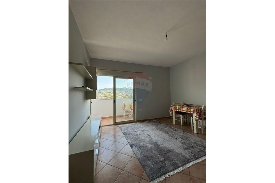 Tirane, jepet me qera apartament 2+1 Kati 7, 110 m² 450 € (Apartament 2+1 me qira tek Pallatet Cabej!)
