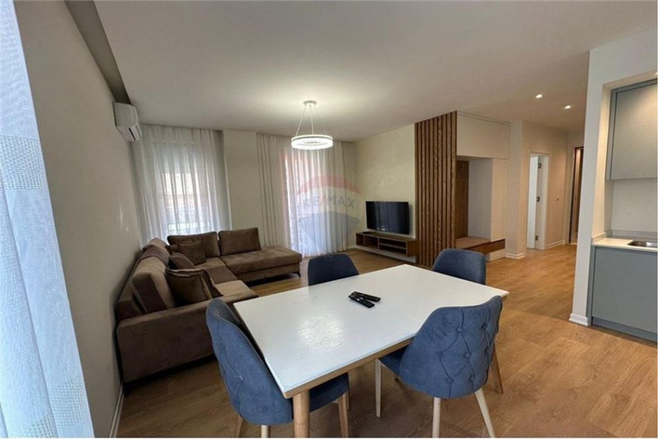 Tirane, jepet me qera apartament 1+1 Kati 5, 79 m² 700 € (Zogu i Zi,)