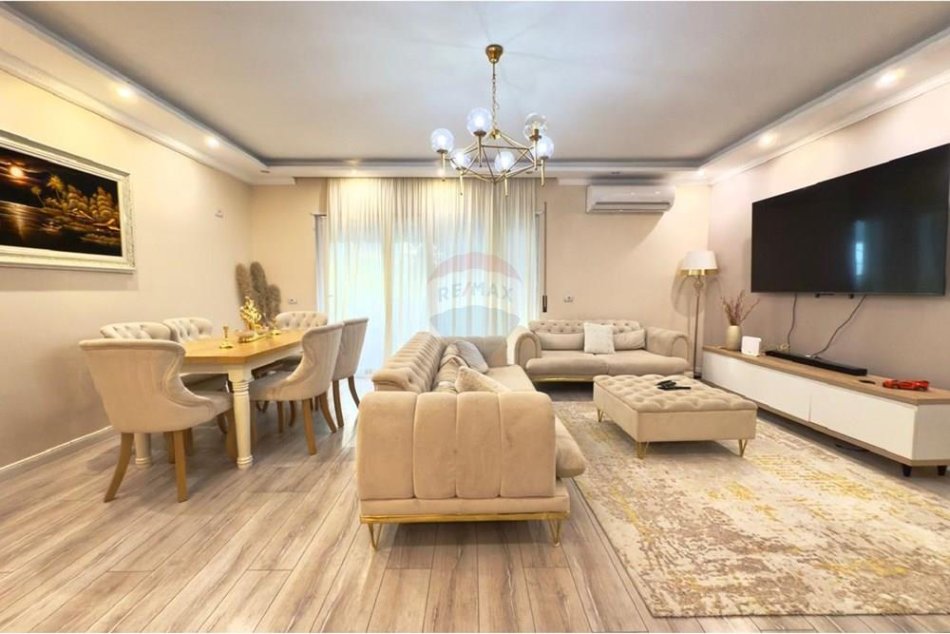 Tirane, jepet me qera apartament 2+1 , 121 m² 800 € (Liqeni i Thatë)