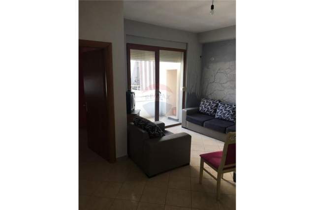 Tirane, shitet apartament 53 m² 53.000 Euro (Spitali Hygea)