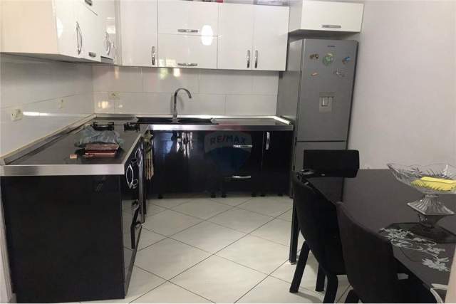 Tirane, jepet me qera apartament 3+1+A+BLK Kati 2, 102 m² 350 Euro (Tek Fresku)