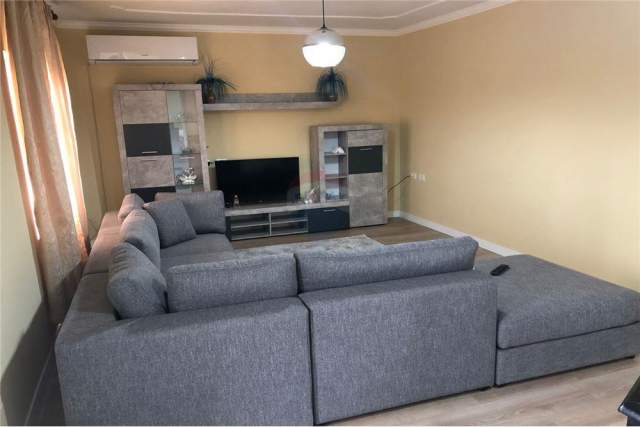 Tirane, shitet Vile 5+1+BLK Kati 2, 477 m² 235.000 Euro (Sauk)