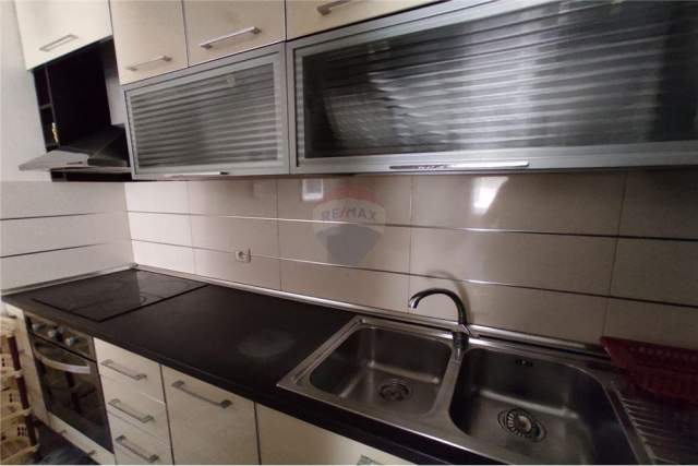 Tirane, jepet me qera apartament 2+1 Kati 5, 82 m² 600 Euro (Siri kodra)