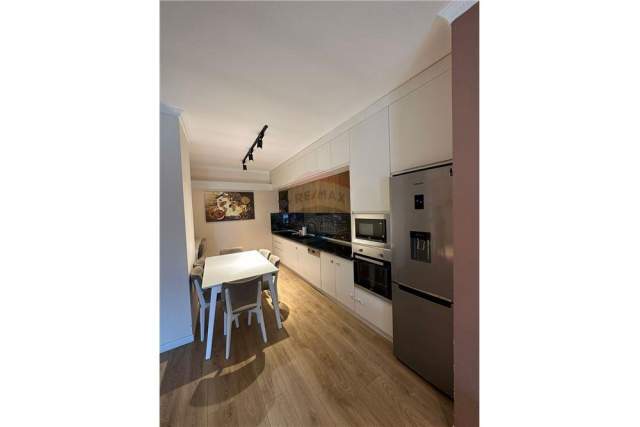 Tirane, jepet me qera apartament 2+1 Kati 4, 72 m² 500 Euro
