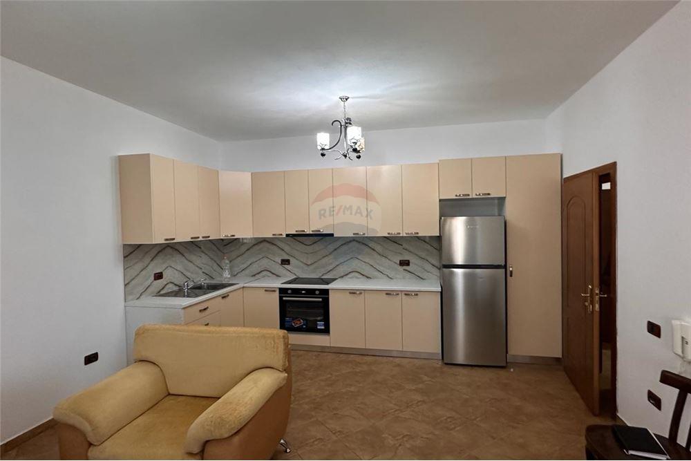 Apartament 3+1+ post parkimi me qira ne Selite 40.000 Leke/Muaj
