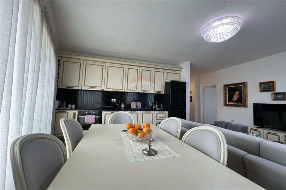 Jepet me qira apartament 2+1 tek Rruga e Elbasanit.