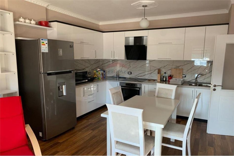 Apartament 1+1 me qira tek Rruga e Elbasanit!